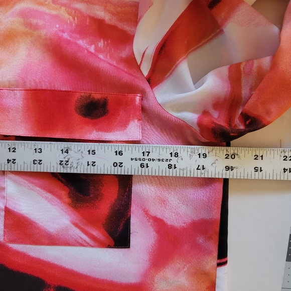 Calvin Klein Abstract Red, White, and Black Women's Top - Picture 11 of 13